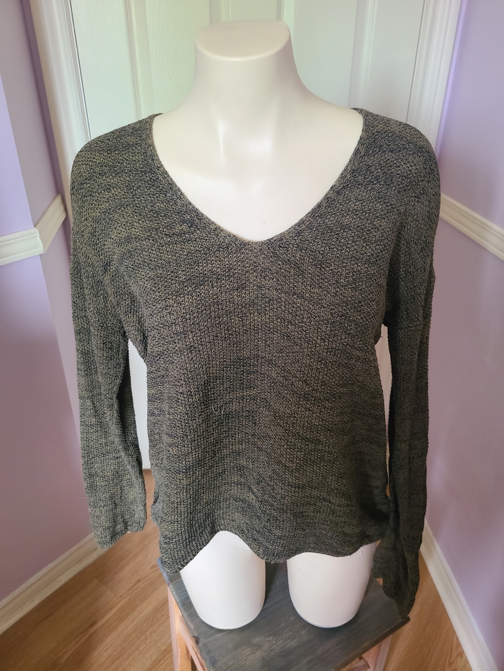 H&M Women's V-Neck Sweater in Charcoal Gray